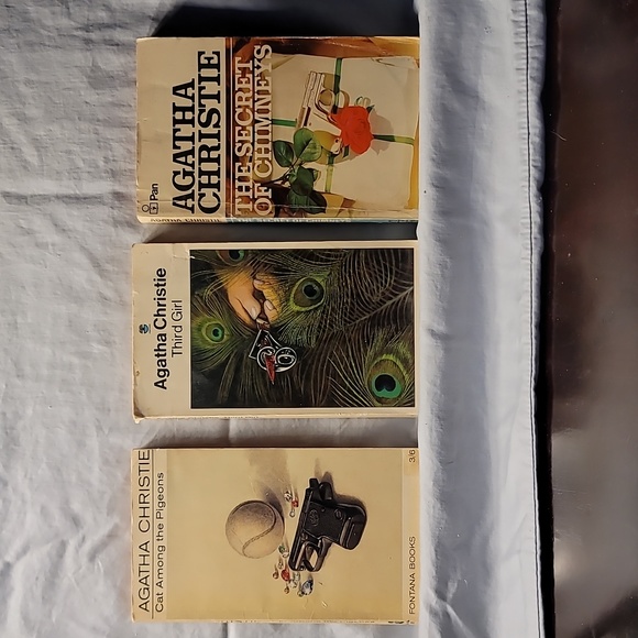 3 x vintage Agatha Christie Novels - Picture 2 of 12